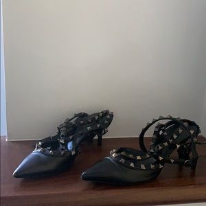 Valentino blk Kitty Heels ( authentic )